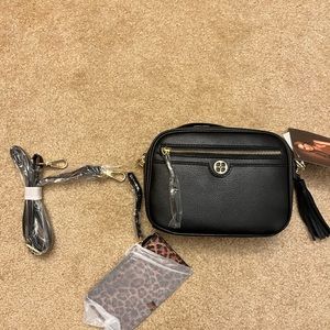 NWT Iman (Global Chic Collection) black crossbody bag with wristlet